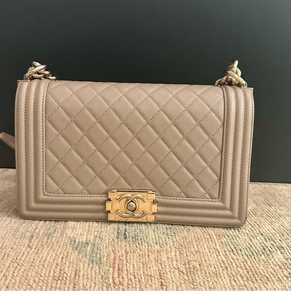 Chanel Boy Flap Bag Quilted Caviar Old Medium - Picture 4 of 7